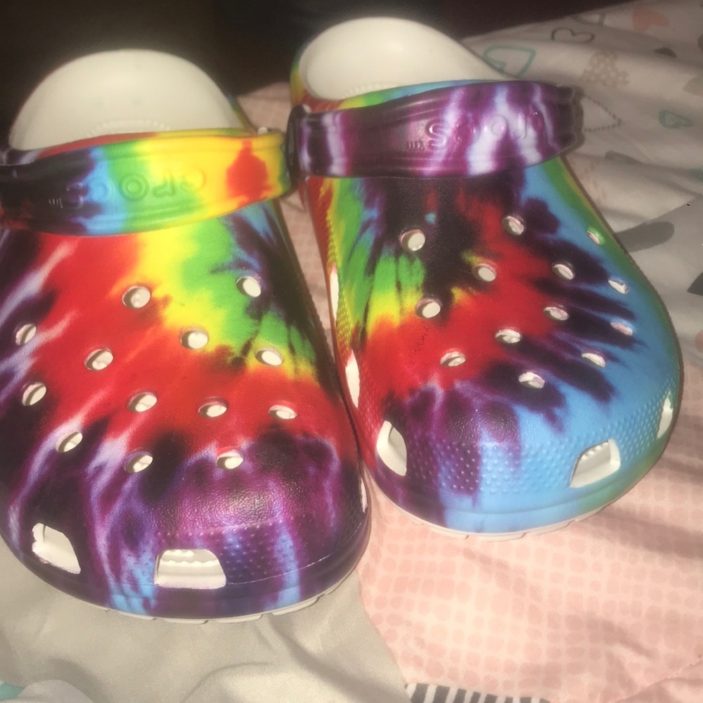 Crocs size 7y 9w